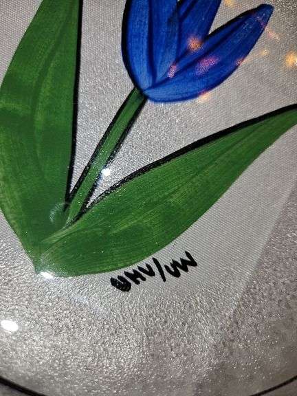 Pair of Kosta Boda Glass Tulipa 7.5” Plates Blue Tulip Hand Painted Signed Ulrica Vallien in like new condition no chips, cracks, or other blemishes...
