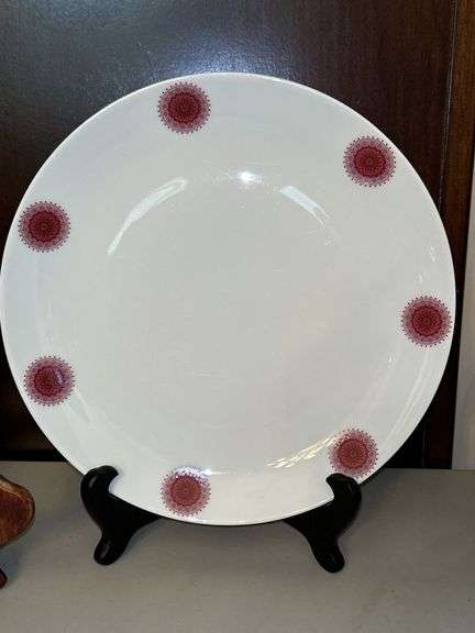 26 pieces of Mitterteich Bavaria Germany Red Medallion China (see descrip)