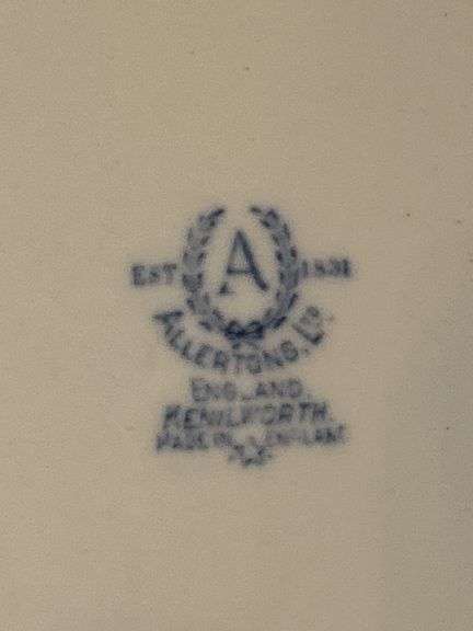 Vintage Allerton’s Kenilworth English 10” Dinner Plate…..no chips or cracks…..makers mark on back is blurry
