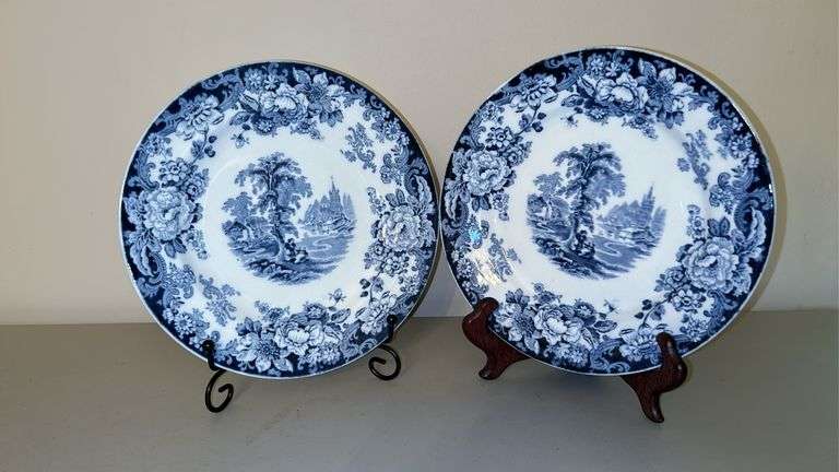 (2) Vintage Allerton’s Kenilworth English 8” Salad Plate…..no chips or cracks…..makers mark on back is blurry