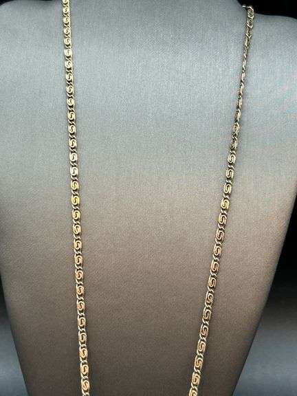 12” Link chain with Sheffield Shock Resistant Antimagnetic Watch pendant…..winds but does not run