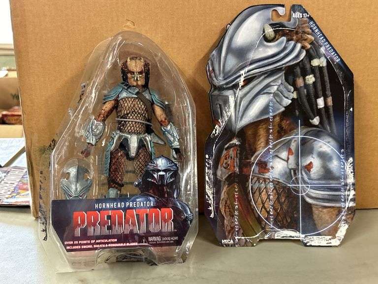 HORNHEAD PREDATOR action figure……blister pack is loose from cardboard backer