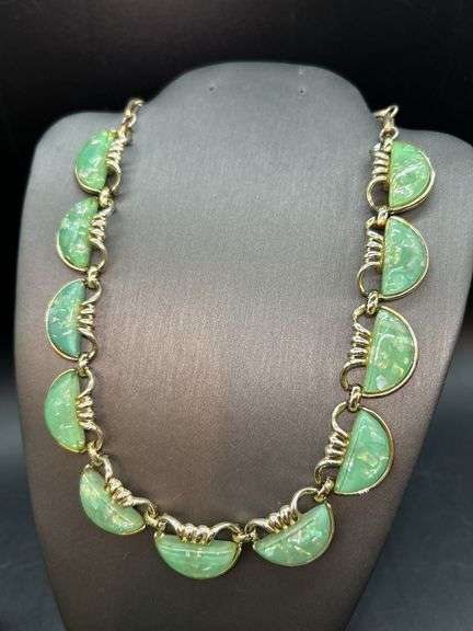 Vintage matching vintage coro goldtone necklace and bracelet…..there is 1 clip-on earring and if other is found, will include