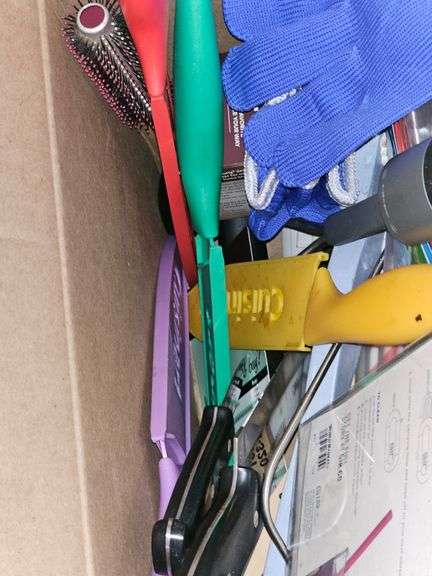 Box of kitchen items.