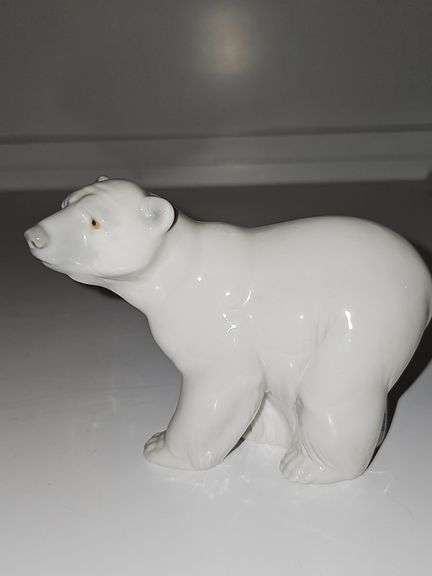 Lladro polar bear. 4.5 in wide X4 in tall. No box