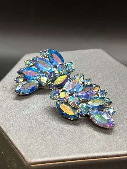 Gorgeous 3-piece vintage Weiss clip-ons and brooch with sparkling iridescent blue stones