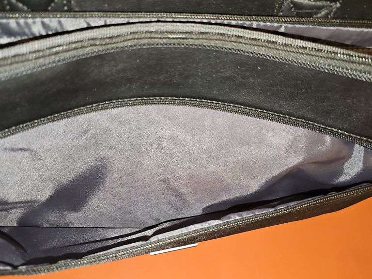 Solo computer bag in good condition. 18x5.5 X12 in tall.