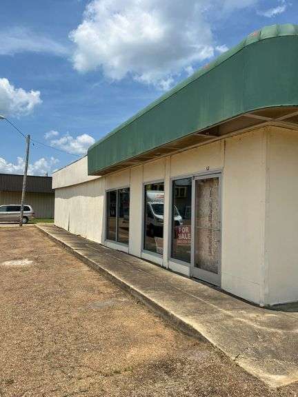 Commercial Building In Eupora, MS