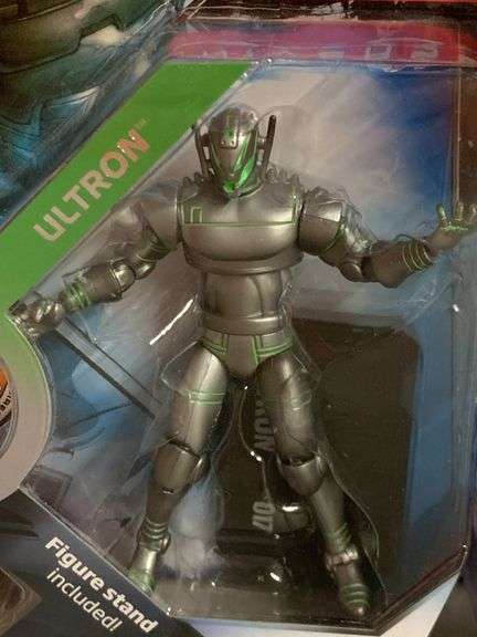 Marvel Universe ULTRON, Outcast Kyle Barnes and DC COMIC Multiverse Mr. Freeze action figures