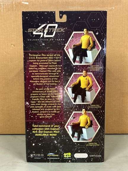 Diamond Select Star Trek Celebrating 40 Years Captain Pike and Command Chair