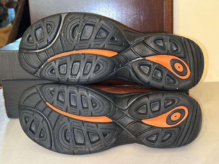 NEW with tag Merrell Performance Footwear sheepskin lined clogs…..size 8