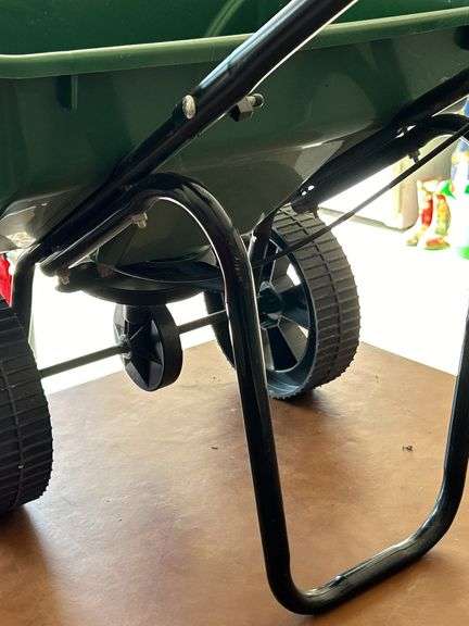 VIGORO 4309 fertilizer spreader