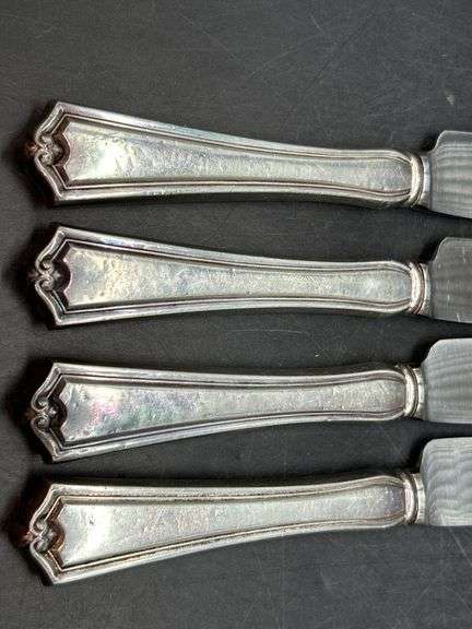 (4) Sterling Dinner Knives with Sterling handle and stainless blade……maker is not visible on back…..needs polished