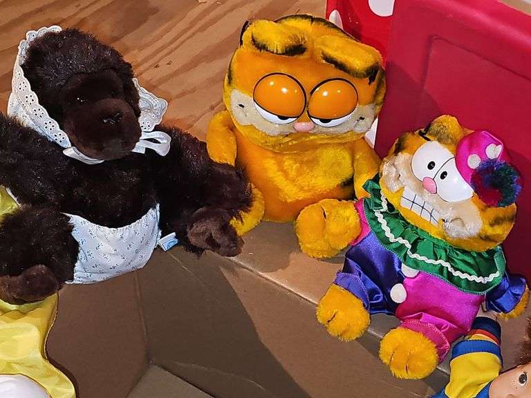 Vintage stuffed animals in good shape.