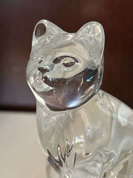 Cristal d’Arques cat with frosted base…..3-1/2 x 5-1/4” tall….in original box