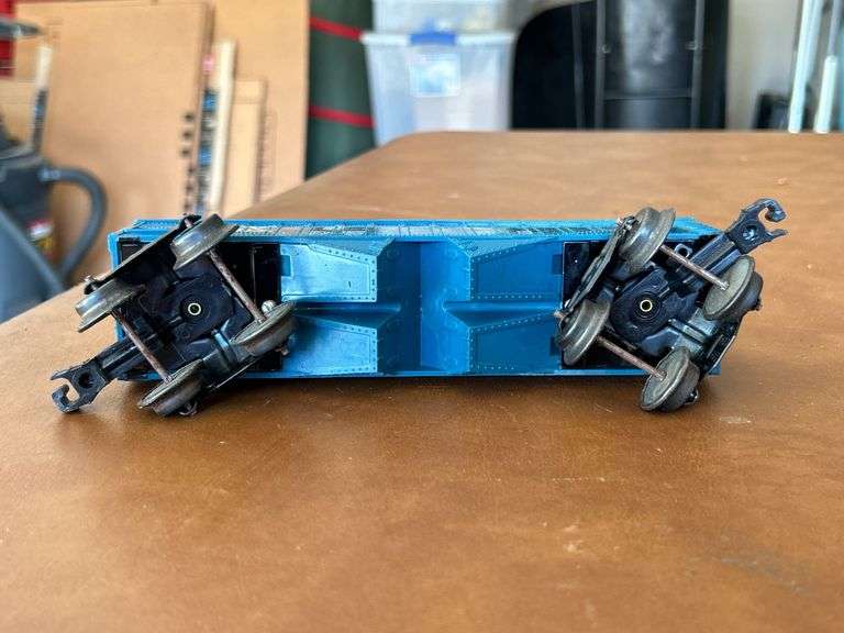 Selection of (2) Lionel Train Cars (please see all pics)……NYC 18326 has mixing axle and wheels
