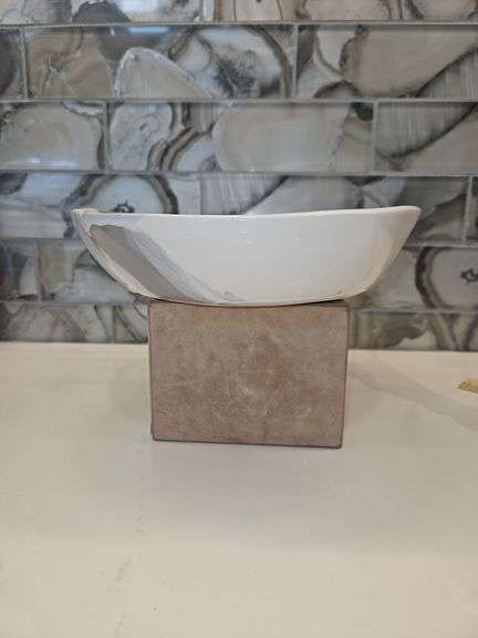 Beautiful Alex Marshall Handmade Stoneware 9" Low Bowl(From what I can tell on Bella Vita's site) in Grey-White Stripe SEE DESCRIPTION FOR DETAILS...