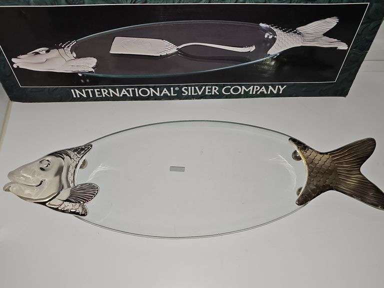 International Silver Company silver plate fish server with spatula.
