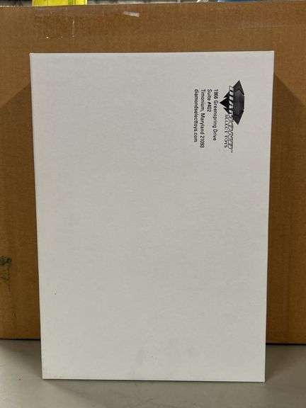 Diamond Select Star Trek The Next Generation Captain Jean-Luc Picard action figure in original box