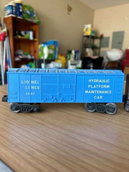 (2) Lionel Train Cars….Lionel Lines 3357 (missing an axle) and Lionel 1689T Tender