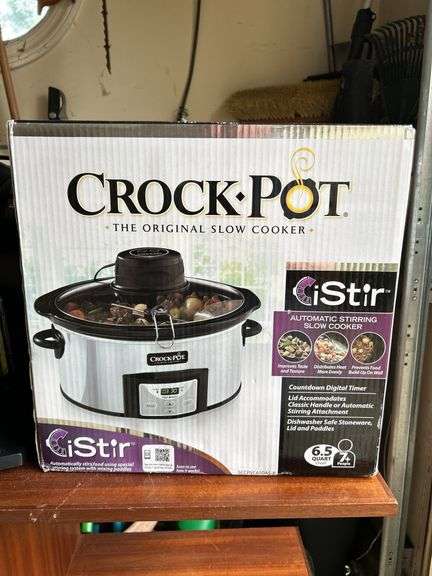 Selection of (2) small kitchen appliances….Keurig single serve coffee maker and a NIB iStir Automatic Stirring Slow Cooker