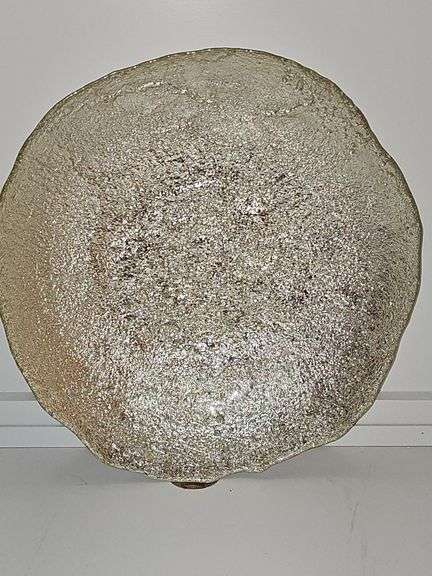 17-in shallow bowl, 8 in tall gold lamp with no shade, 11 in gold planter.