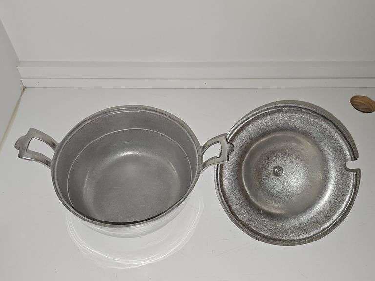 Wilton Armetale RWP Mount Joy pewter tureen with ladle and lid. Nine inch diameter x 7.5 in tall.