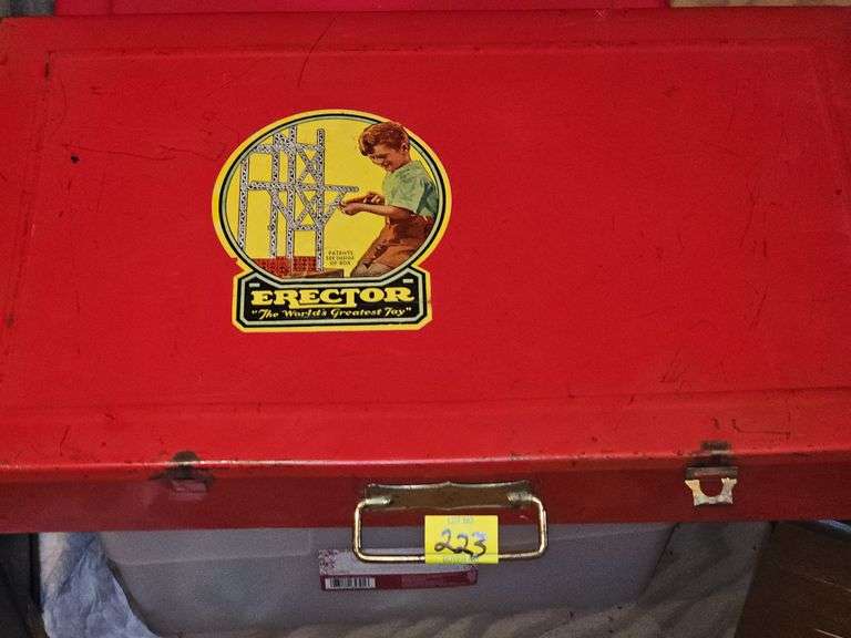 Erector set in metal chest. Cannot verify if all pieces are there or not.
