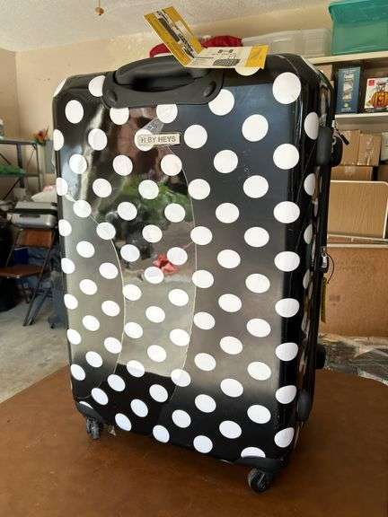 NEW H by HEYS 4-Motion Polka Dots luggage piece…..29 x 19 x 12…..still has partial protective plastic covering