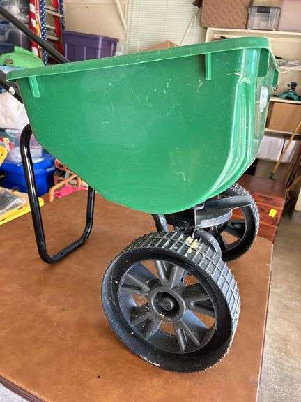 VIGORO 4309 fertilizer spreader