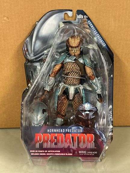 HORNHEAD PREDATOR action figure……blister pack is loose from cardboard backer