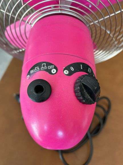 Deco Breeze Hot Pink 11” Tabletop Oscillating Metal Fan