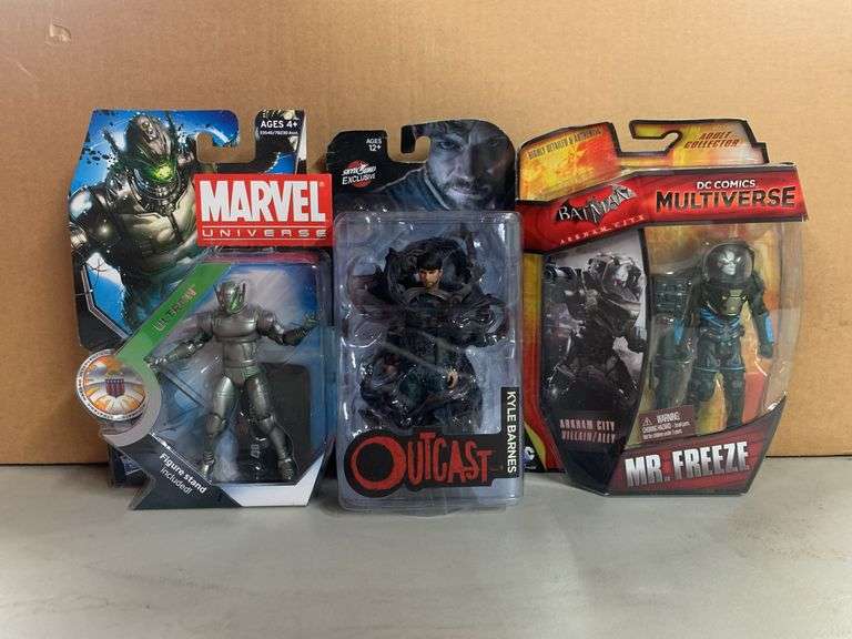 Marvel Universe ULTRON, Outcast Kyle Barnes and DC COMIC Multiverse Mr. Freeze action figures