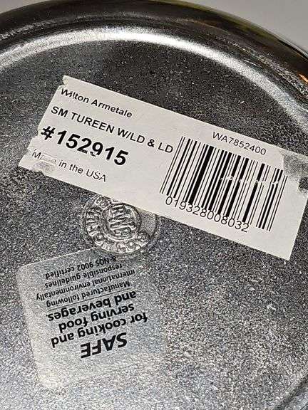Wilton Armetale RWP Mount Joy pewter tureen with ladle and lid. Nine inch diameter x 7.5 in tall.