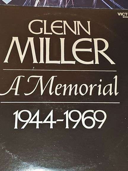 Grouping of albums. New Christy minstrels, Beatles flamenco guitar style by Sonny Curtis, Bach organ toccatas, and more.