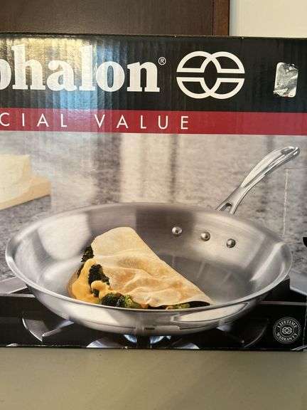 NIB Calphalon Special Value 10” Omelette Pan