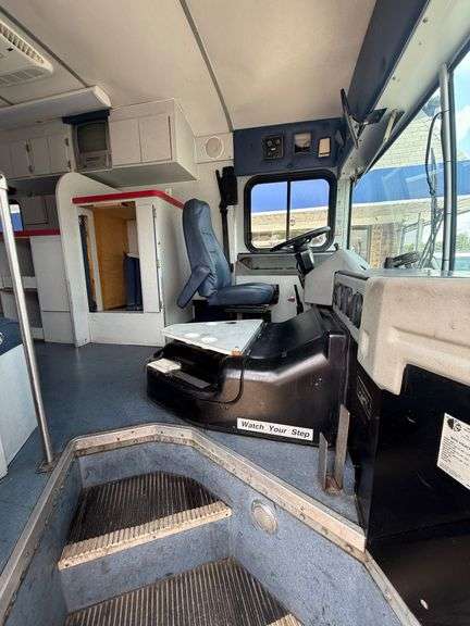 2005  BLUE BIRD  Shell Commercial Series Bus