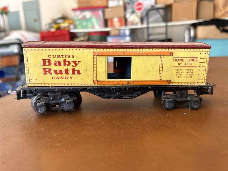 Selection of (2) Lionel Train Cars…..Baby Ruth car needs repair