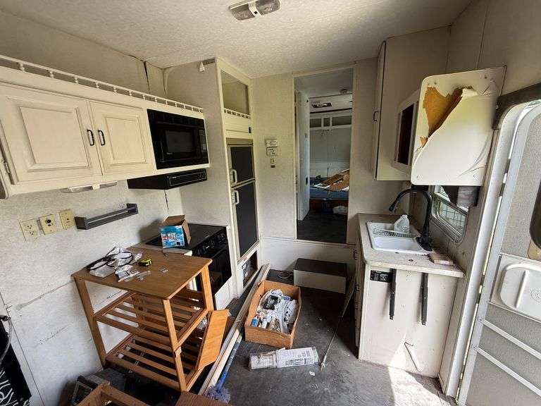 Sierra 5th Wheel Toy Hauler/Camper