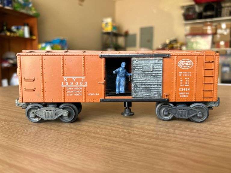 Lionel O Scale Post War New York Central NYC Operating Box Car….doors are in working condition