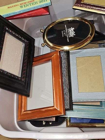 Tub of very nice photo frames
