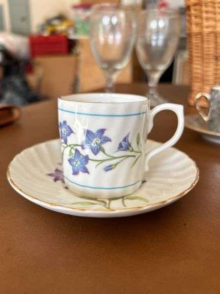Picnic basket with 4 teacup sets and 4 Libbey wine glasses…..perfect for a child’s tea party/picnic or for an adult cheese/wine picnic