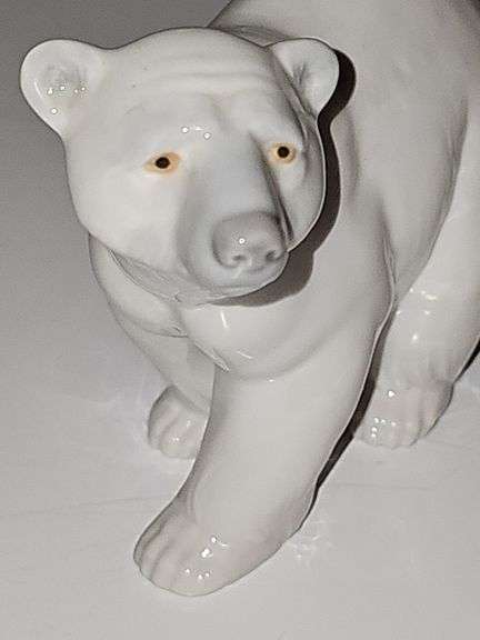 Lladro polar bear. 4.5 in wide X4 in tall. No box