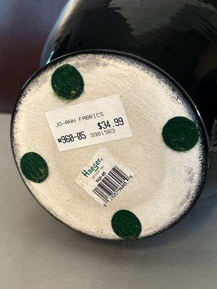 Beautiful Haeger black ceramic urn-style home decor piece with swirl pattern…..10-1/2 across x 14-1/4 tall