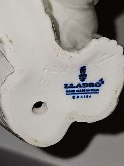Lladro polar bear. 4.5 in wide X4 in tall. No box