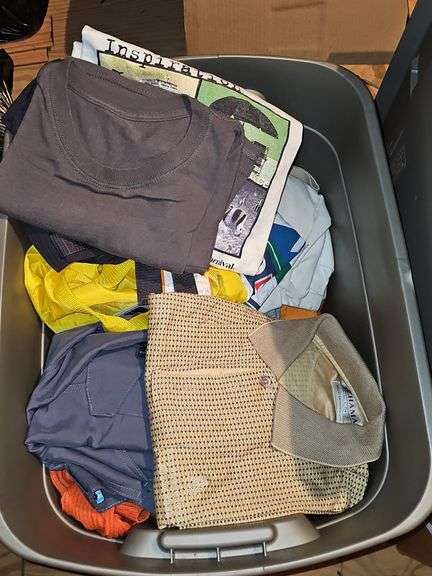 Grouping of men's clothes. Size XXL.