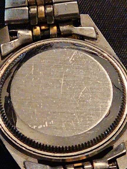 Ladies watch. Rolex replica, NOT authentic. Not working.