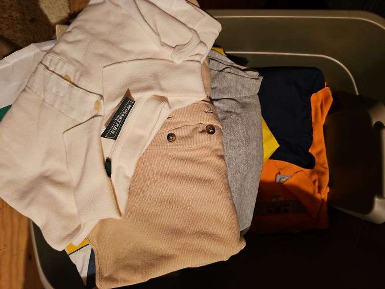 Grouping of men's clothes. Size XXL.