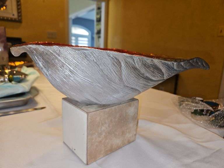 Stunning MICHAEL ARAM Enameled Aluminum Rose Petal Serving Bowl in Excellent Condition...