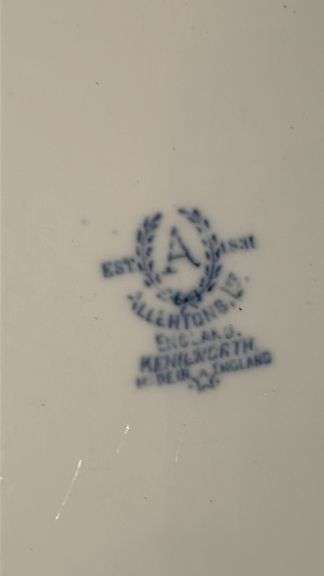 Vintage Allerton’s Kenilworth English 10” Dinner Plate…..no chips or cracks…..makers mark on back is blurry